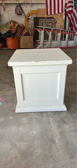 White storage cube