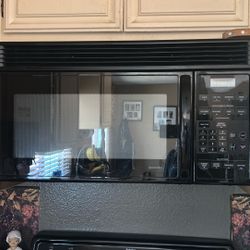 GE Spacemaker Microwave Over The Range 
