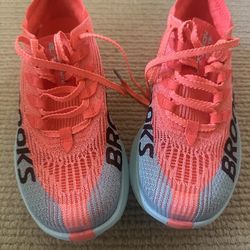 Brooks Hyperion Elite 5 -men’s 5.5/women’s 7