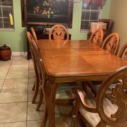 Dinner Table  8 Chairs 
