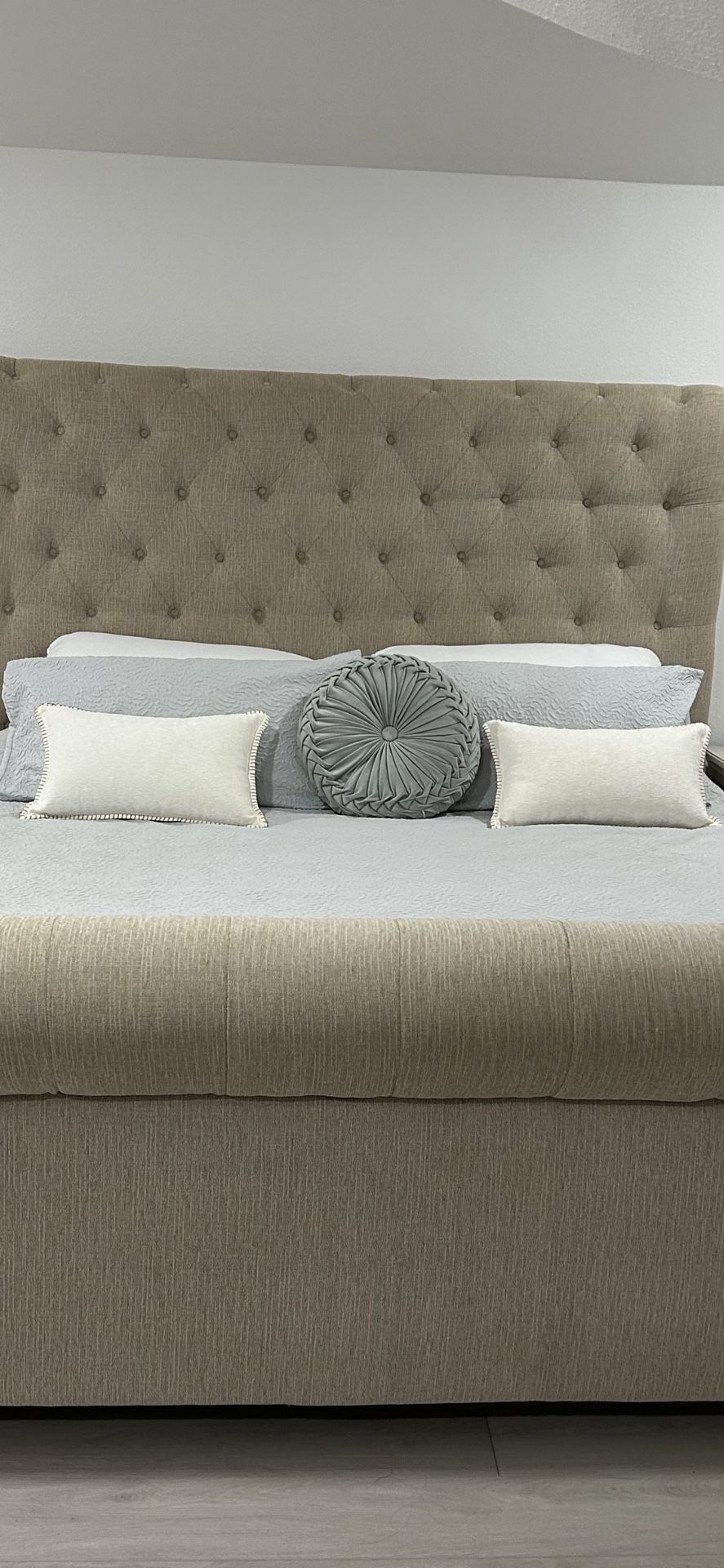 King Size Bed with Mattress