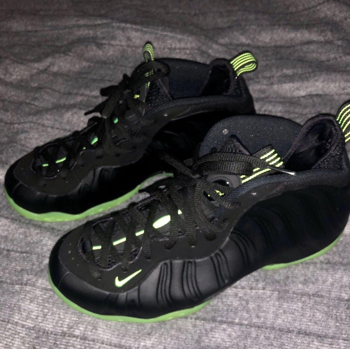 Brand New NIKE Air Foamposite “volt Green” NEW sz.10