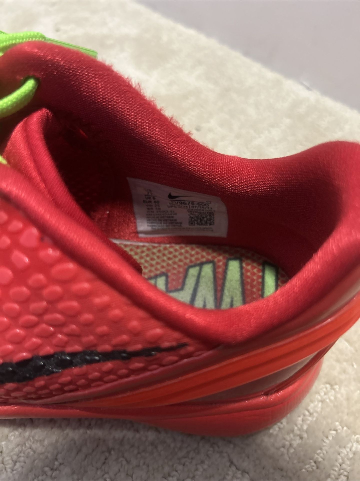 Kobe 6 reverse grinches size 7