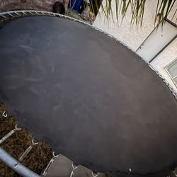 Trampoline 