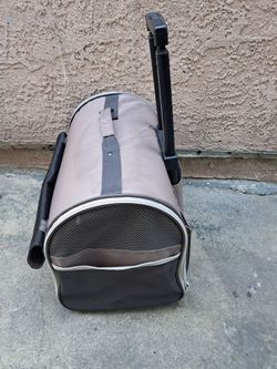 Rolling Pet Carrier with Telescoping Handle
