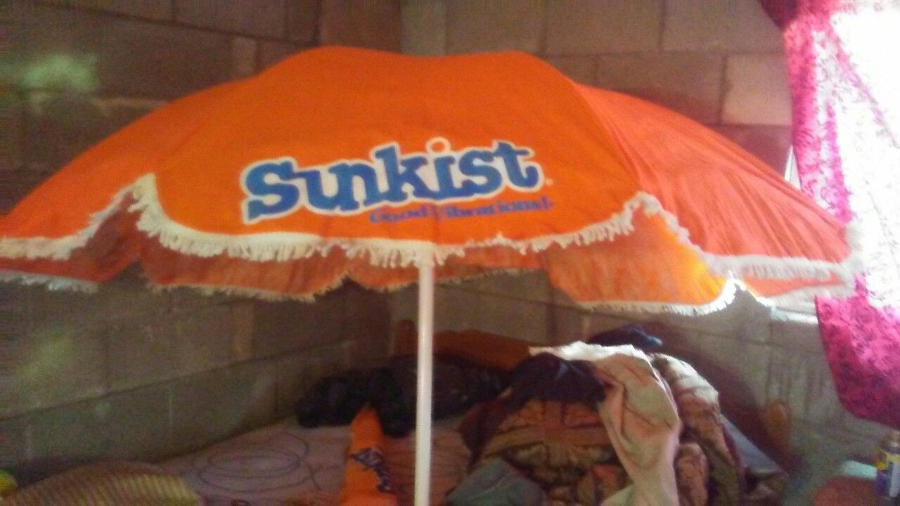 1979-1980 Sunkist good vibrations beach umbrella
