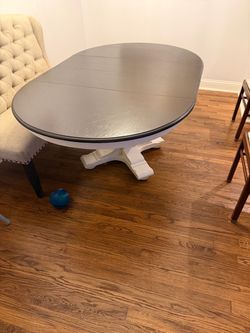 Vintage Pedestal Dining Table + 2 Leaves | 43”–67”