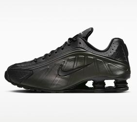 Nike Shox R4 size 11 Men’s