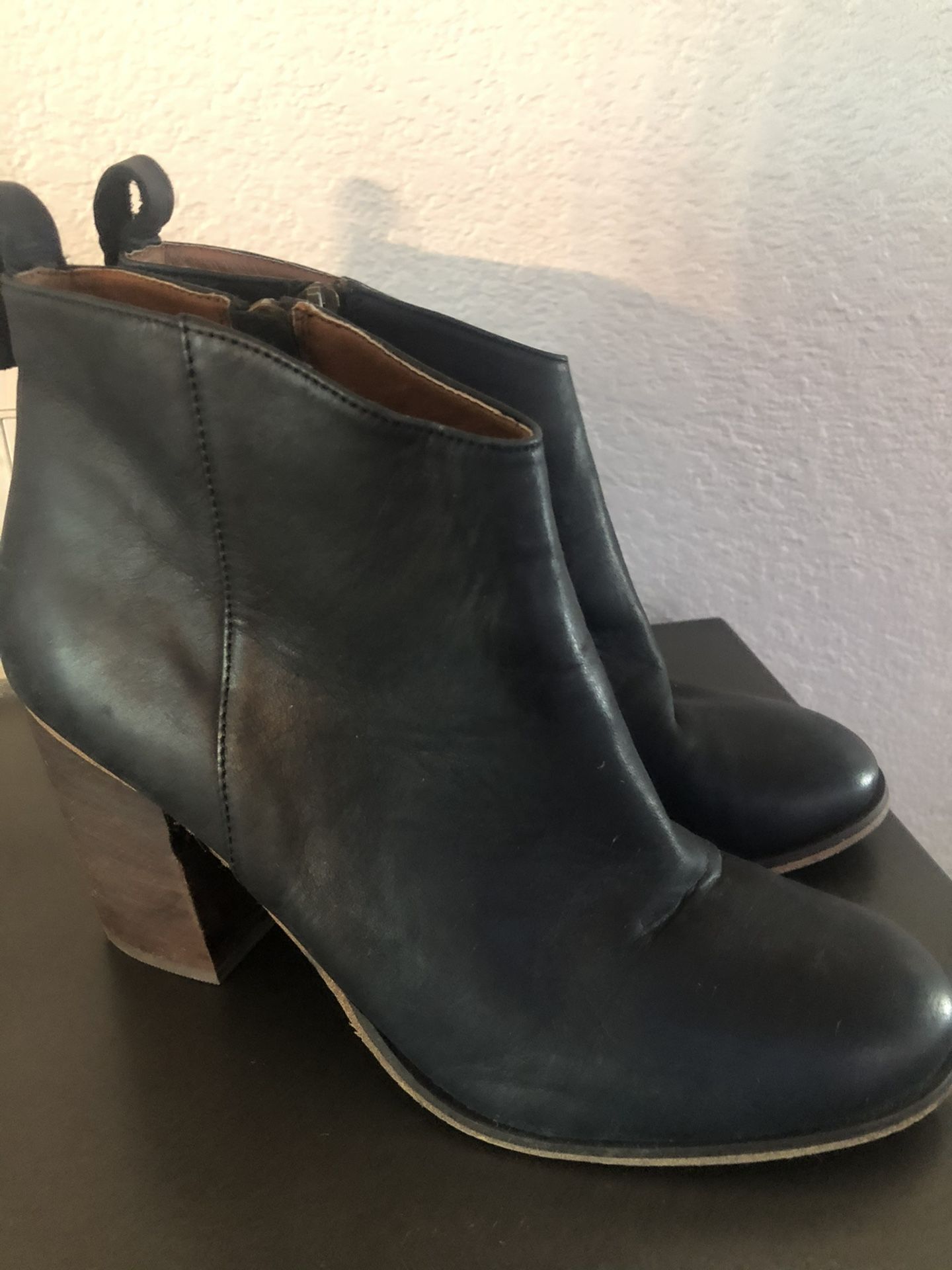 Women Leather Booties Size 9