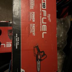 Milwaukee M18 FUEL 18V Lithium-Ion Brushless Battery 8 in. HATCHET Pruning Saw (Tool-Only)