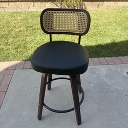 Bar Stools. 2set . New In Box.