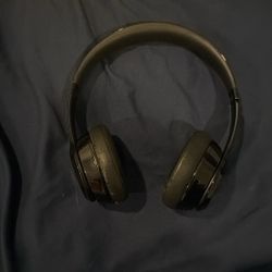 Beats 3 with charger and case