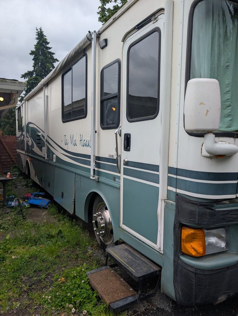 1996 Fleetwood Discovery