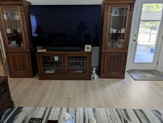 Entertainment center
