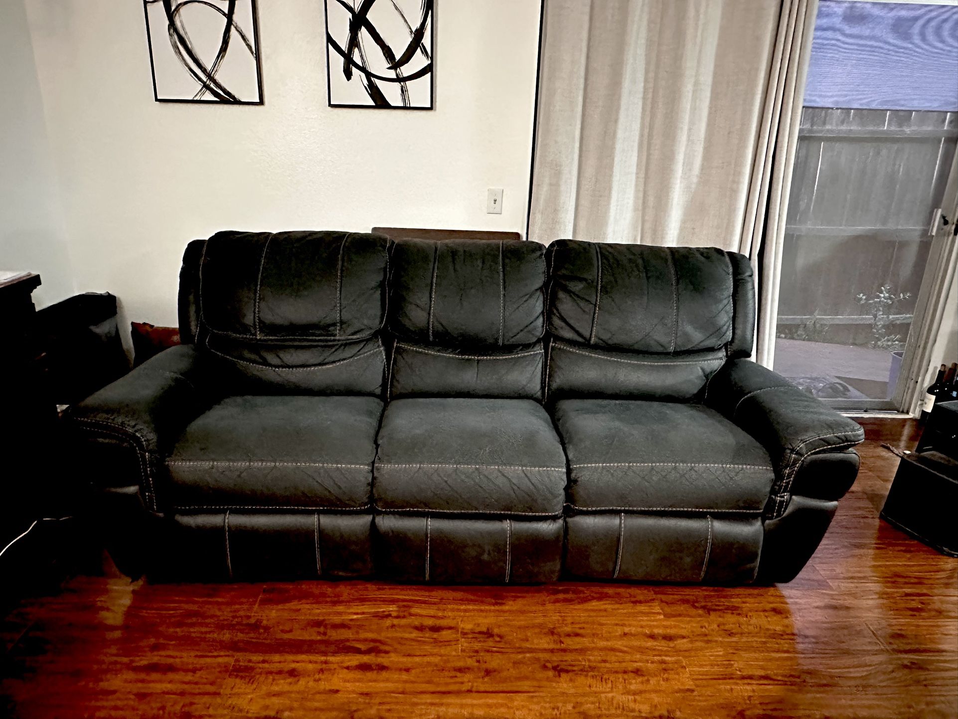Leather Reclining Sofa (electric)