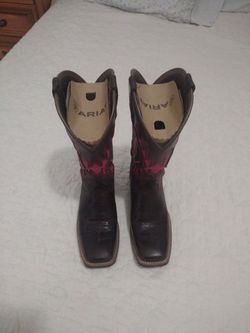 Woman boots $100