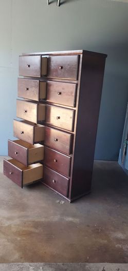 Big Wooden Dresser 12 Drawers..(75"T × 48"L