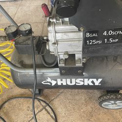 Husky 8 Gal 1.5 HP Air Compressor