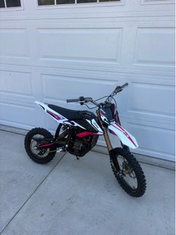 2025 Surron Hyper Bee Brand new