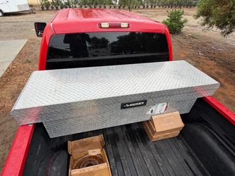Truck tool box