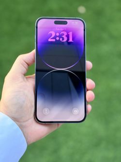 iPhone 14 Pro Max 128  GB  Pristine  Condition Like New !   UNLOCKED use any carrier.  Hablo Espanol.