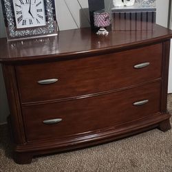 Armoire/Dresser