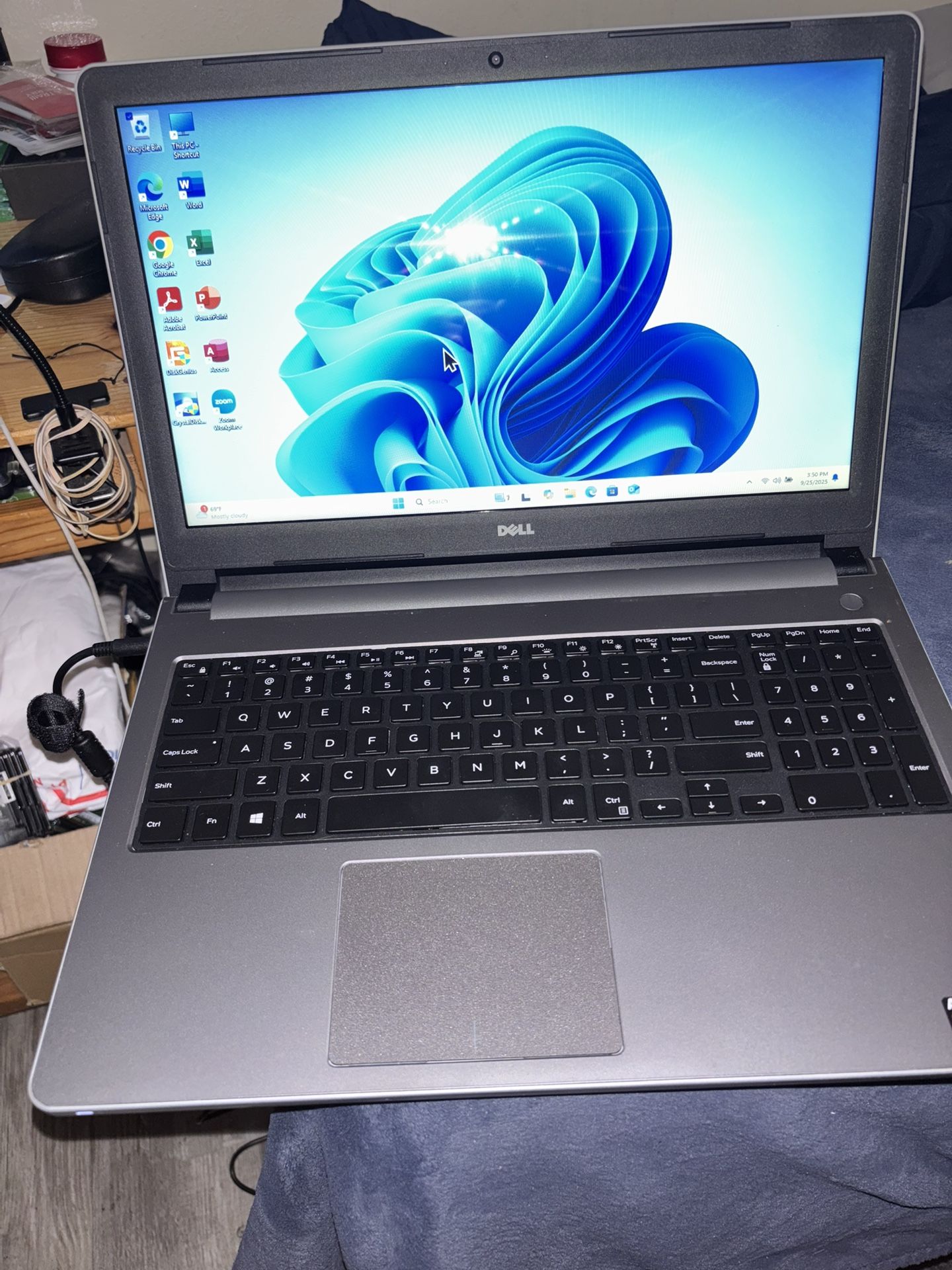 DELL INSPIRON 5555 AMD A10 2TB SSD 16GB RAM WINDOWS 11 PRO OFFICE 2024