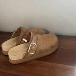 American Eagle Tan Suede Platform Clogs