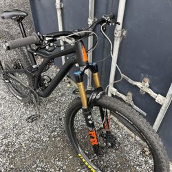 Downhill Mountain Bike