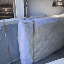 Extra long full mattress/box Spring