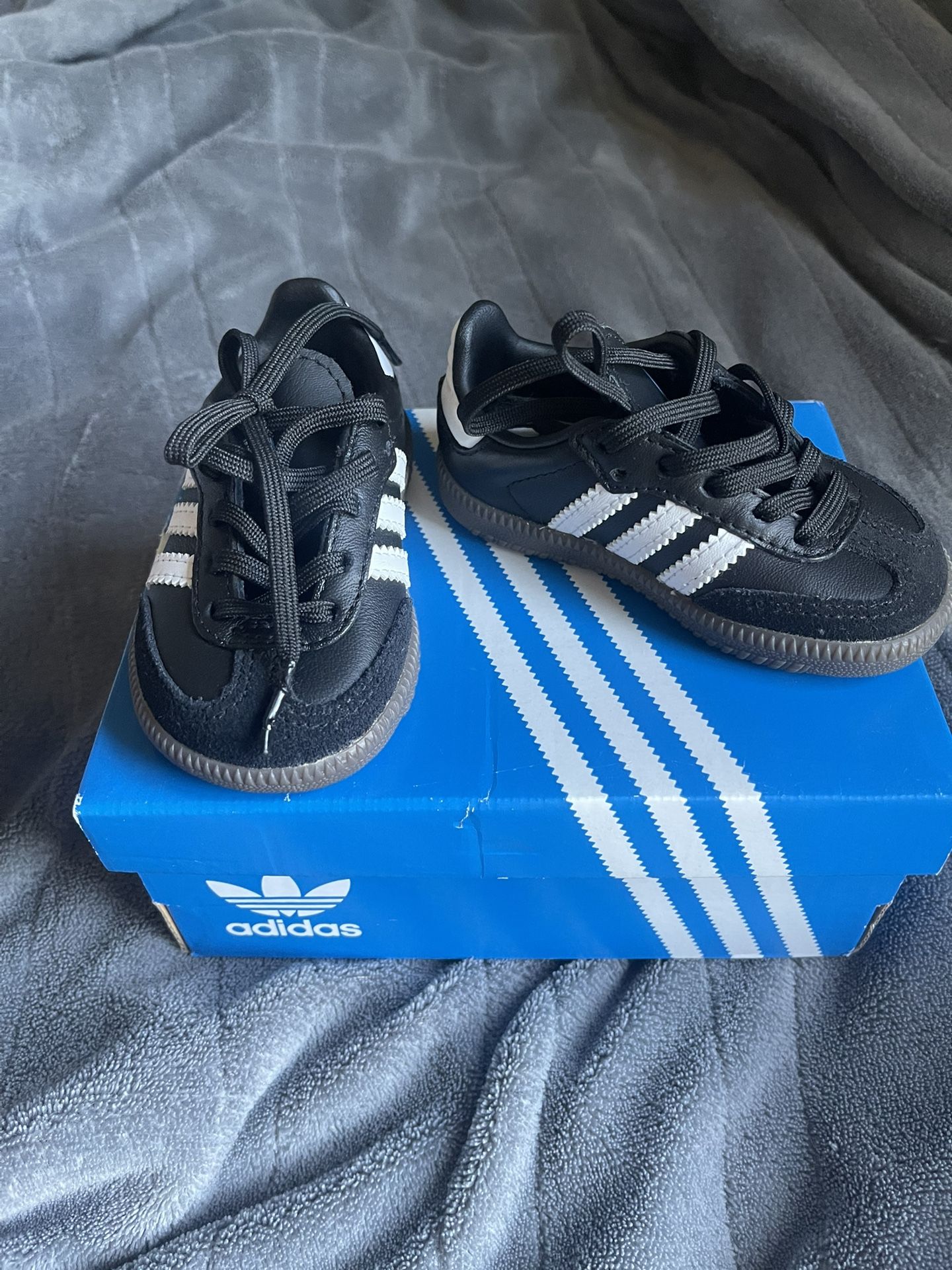 BLACK SAMBAS ADIDAS 