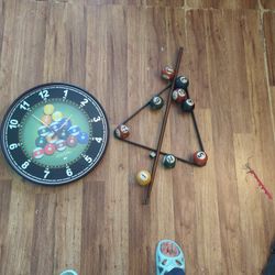 Working Clock And A Decor For Pool  Tatbl  Room Sports Room Both For $40.00