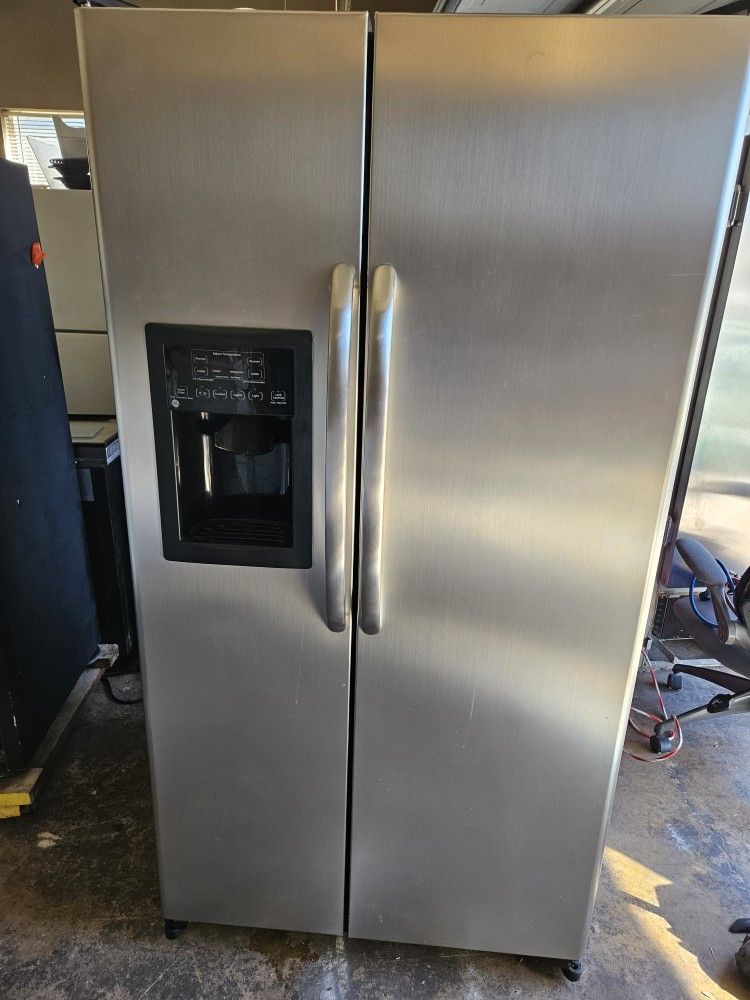 Refrigerator ( Free Local Delivery)
