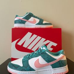 Nike Dunk Snakeskin Teal Bleached Coral Size 9.5 Men