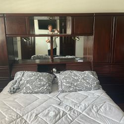 Queen Bedroom Set