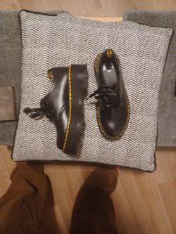 Doc MARTIN SHOES Size 8 Womens