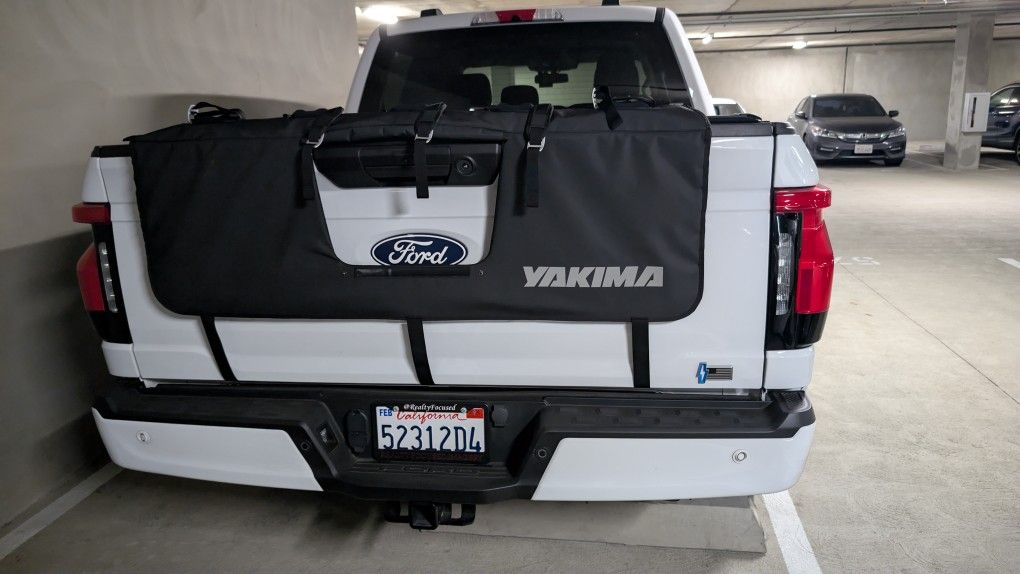 Yakima Tailgate Pad For 5 Bikes (MEDIUM)