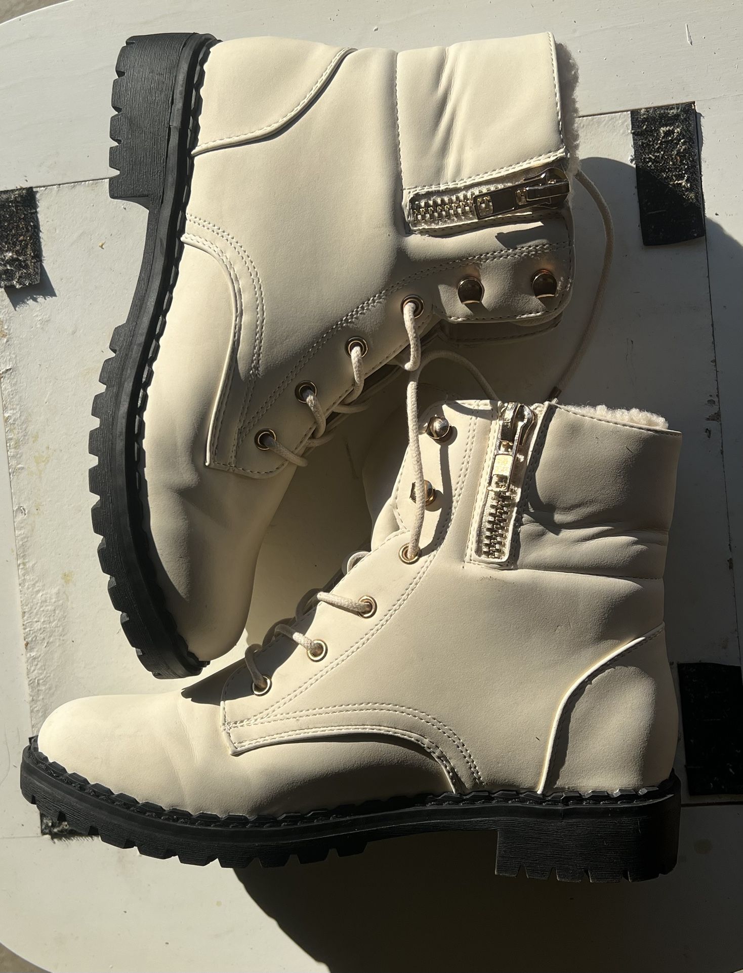 JUSTFAB WOMEN'S ILLONA COMBAT BOOTIES BONE (WHITE) SIZE 8-NEW-no Box .