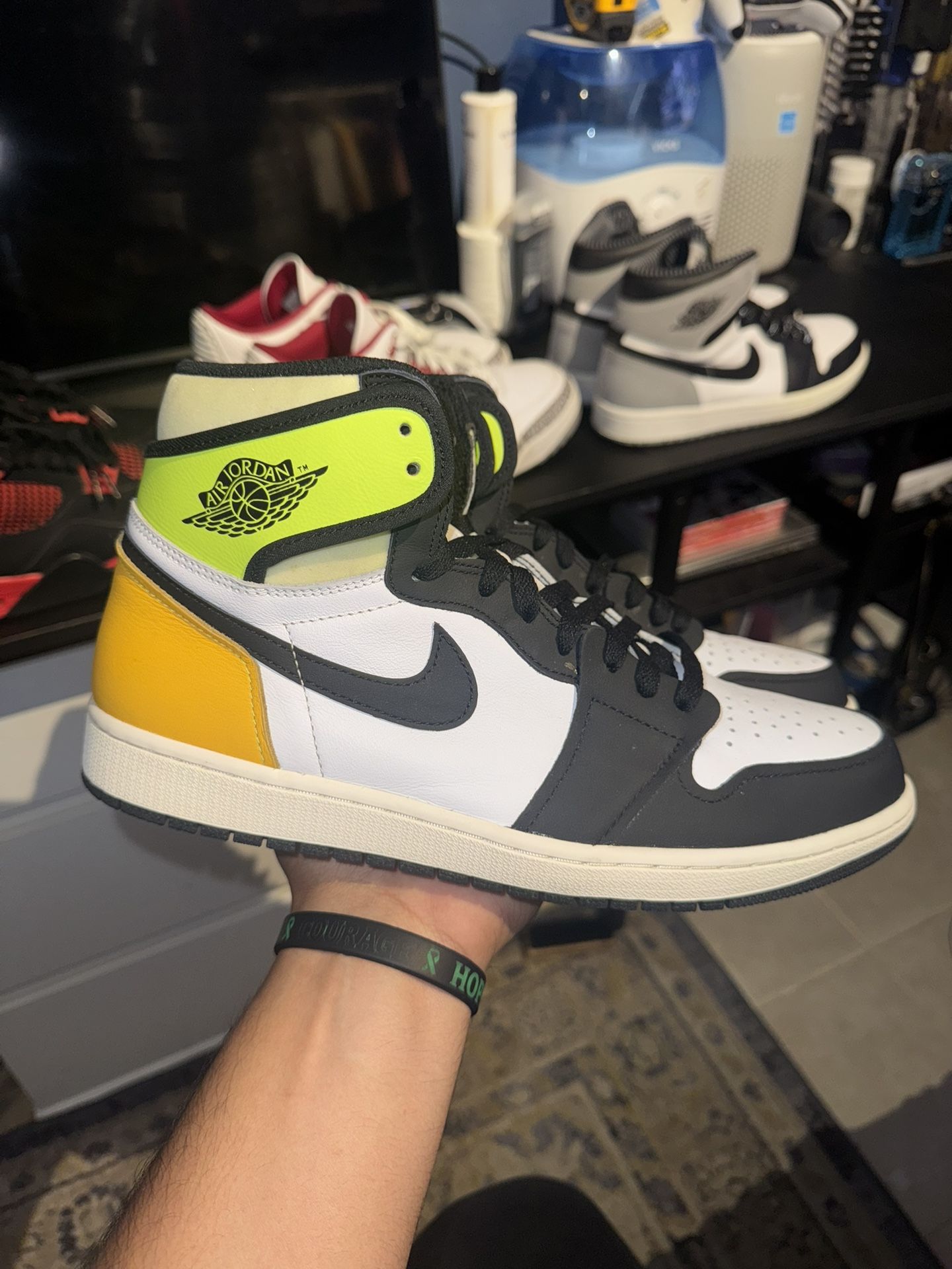 jordan 1 volt size 11.5 no box
