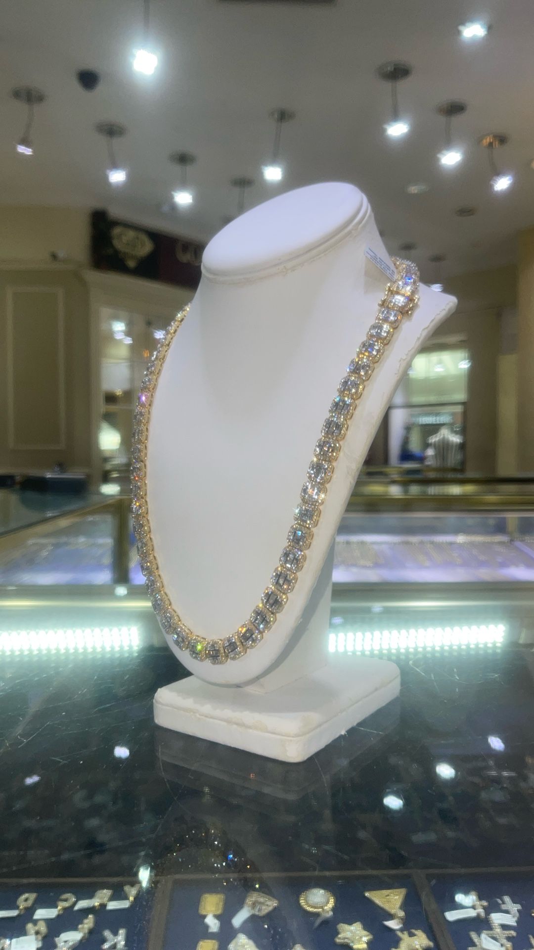 Real Vs Diamond Chain, 10kt Gold .