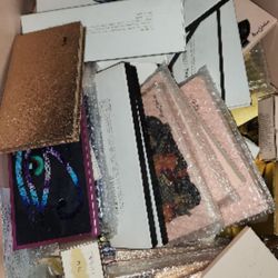 60 Eyeshadow Palettes