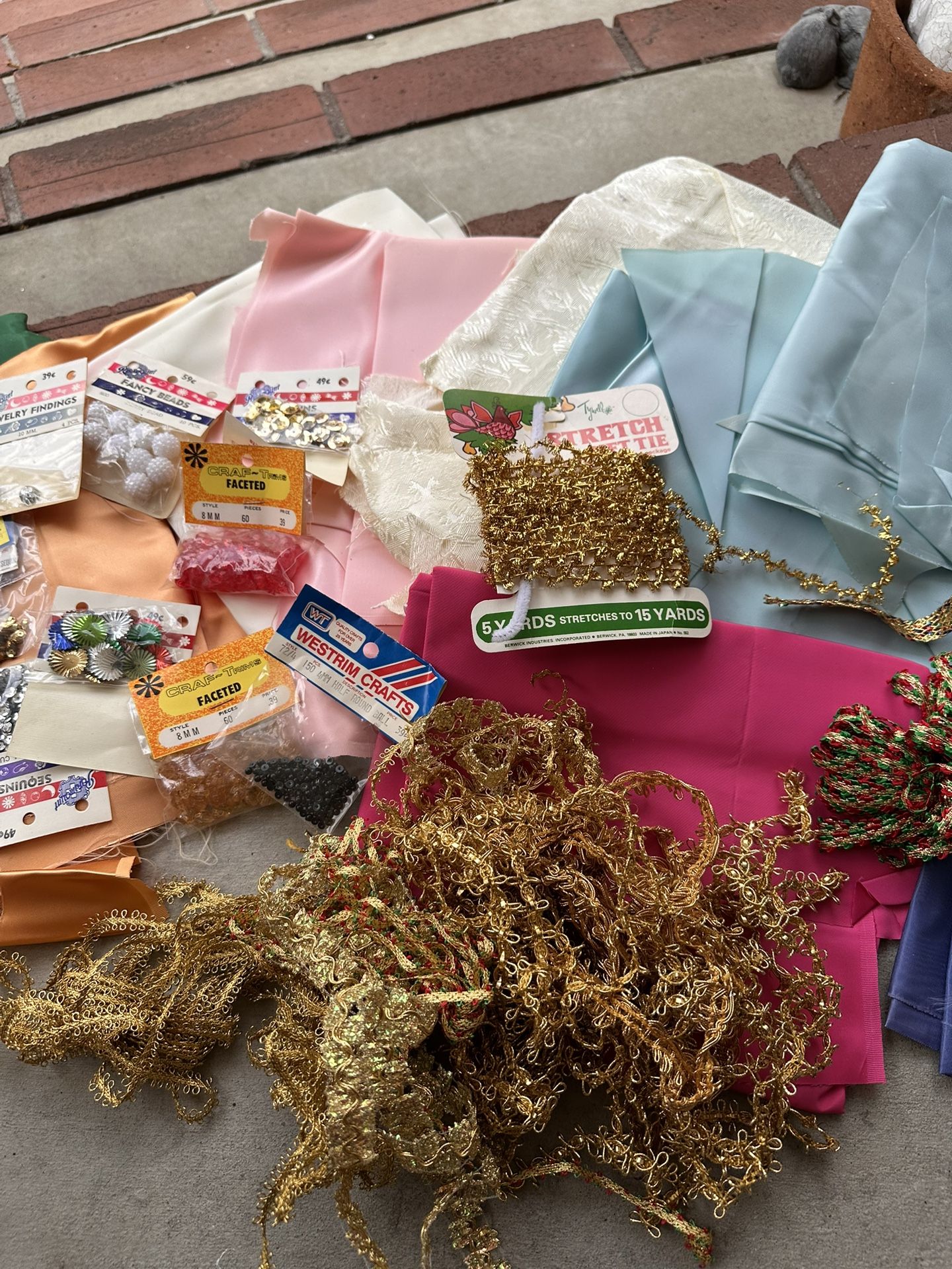 CRAFTERS DELIGHT! All Vintage Items