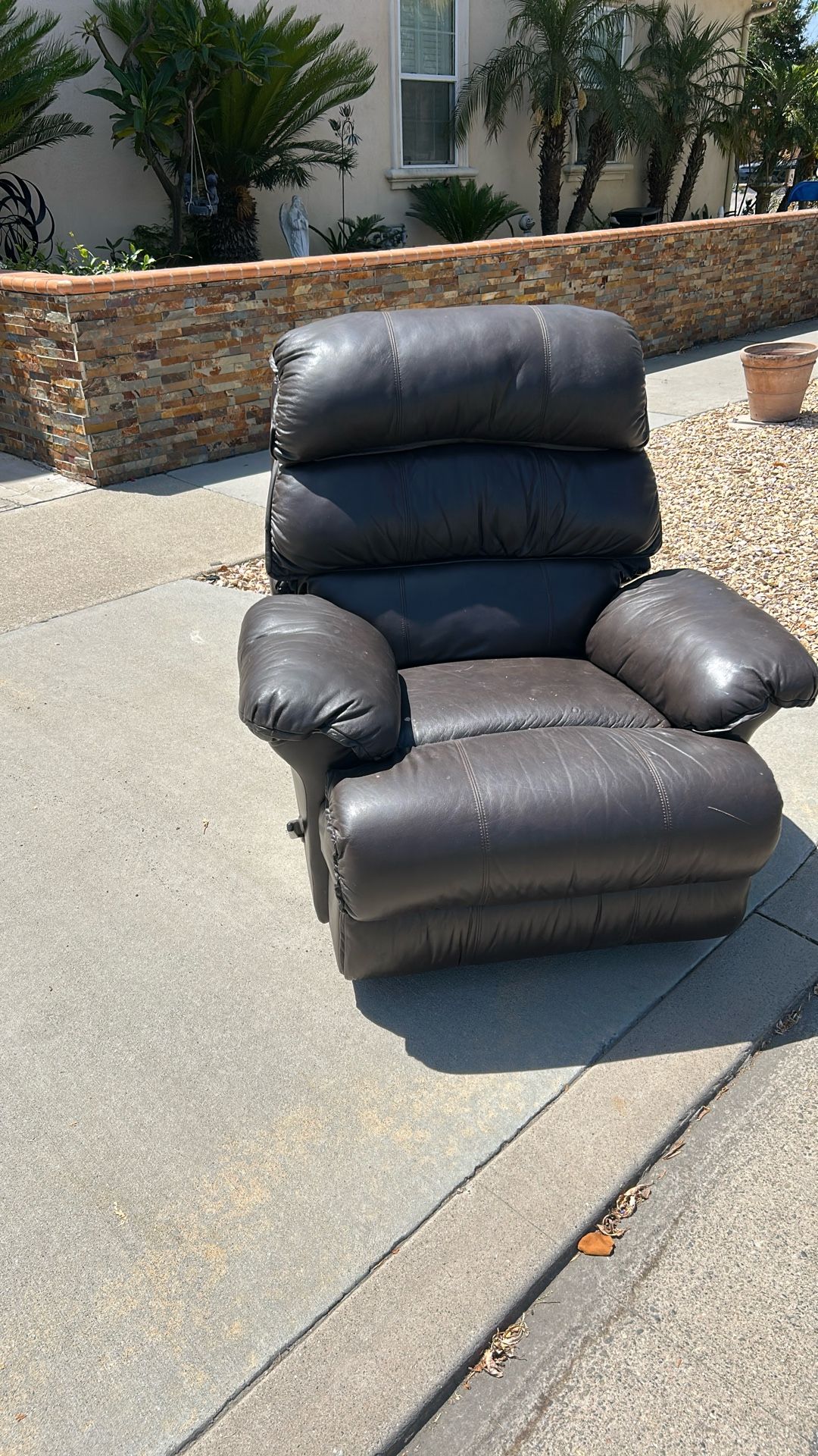 Free Recliner