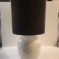 18" White Ceramic Jar Lamp
