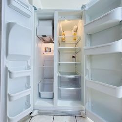 Frigidaire side-by-side Fridge