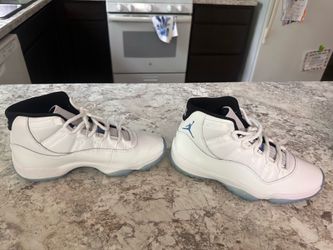 Men size 8