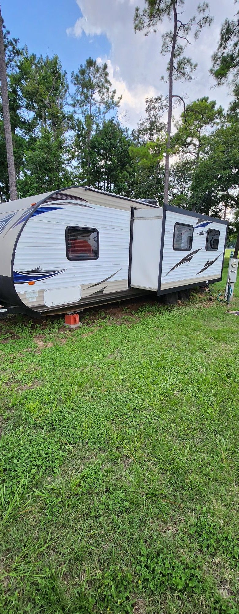 Forest River Wildwood Xlite Camper