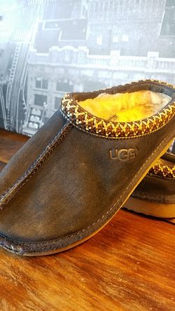 Kids UGG slippers size 1