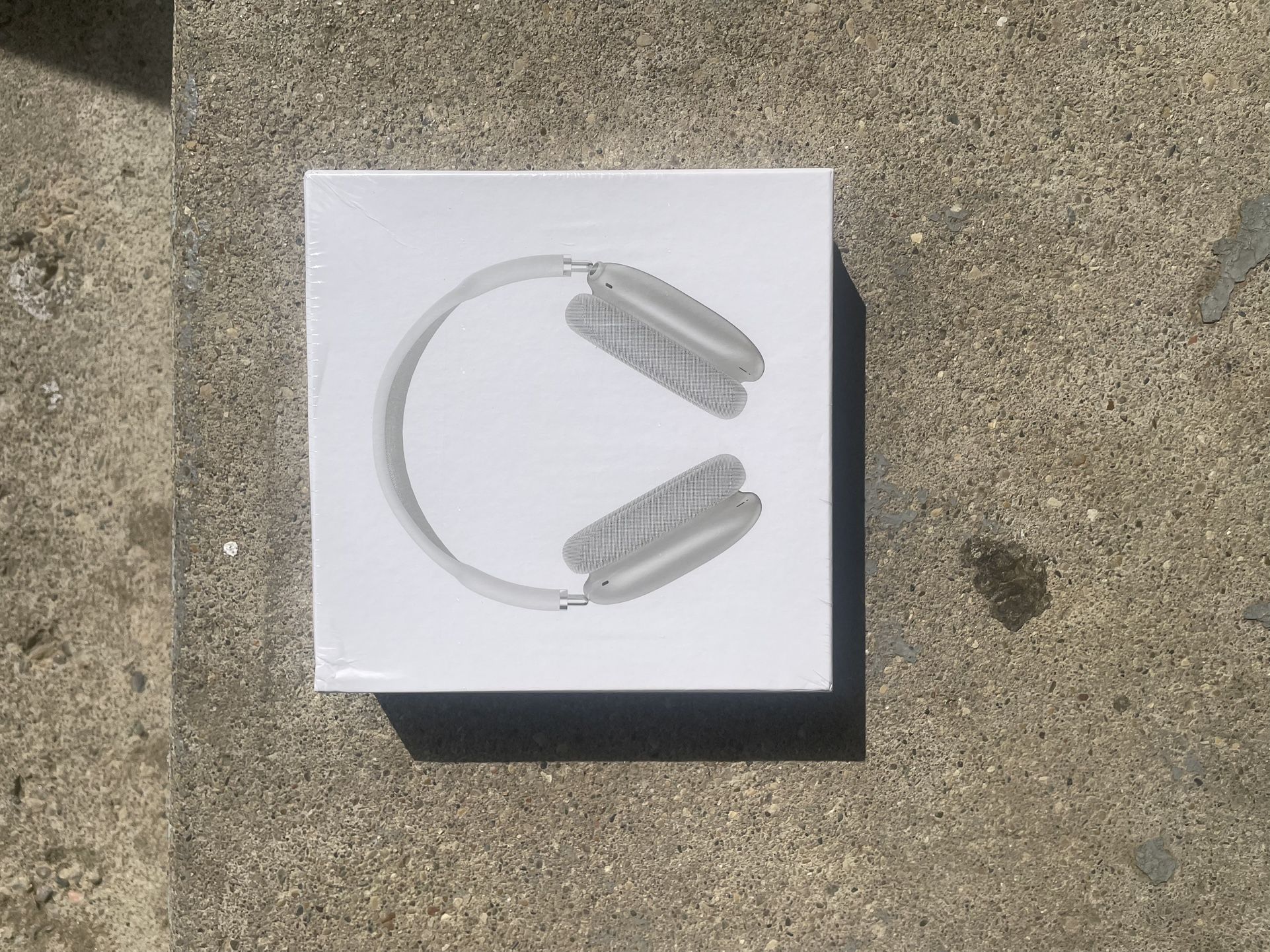 Apple maxes