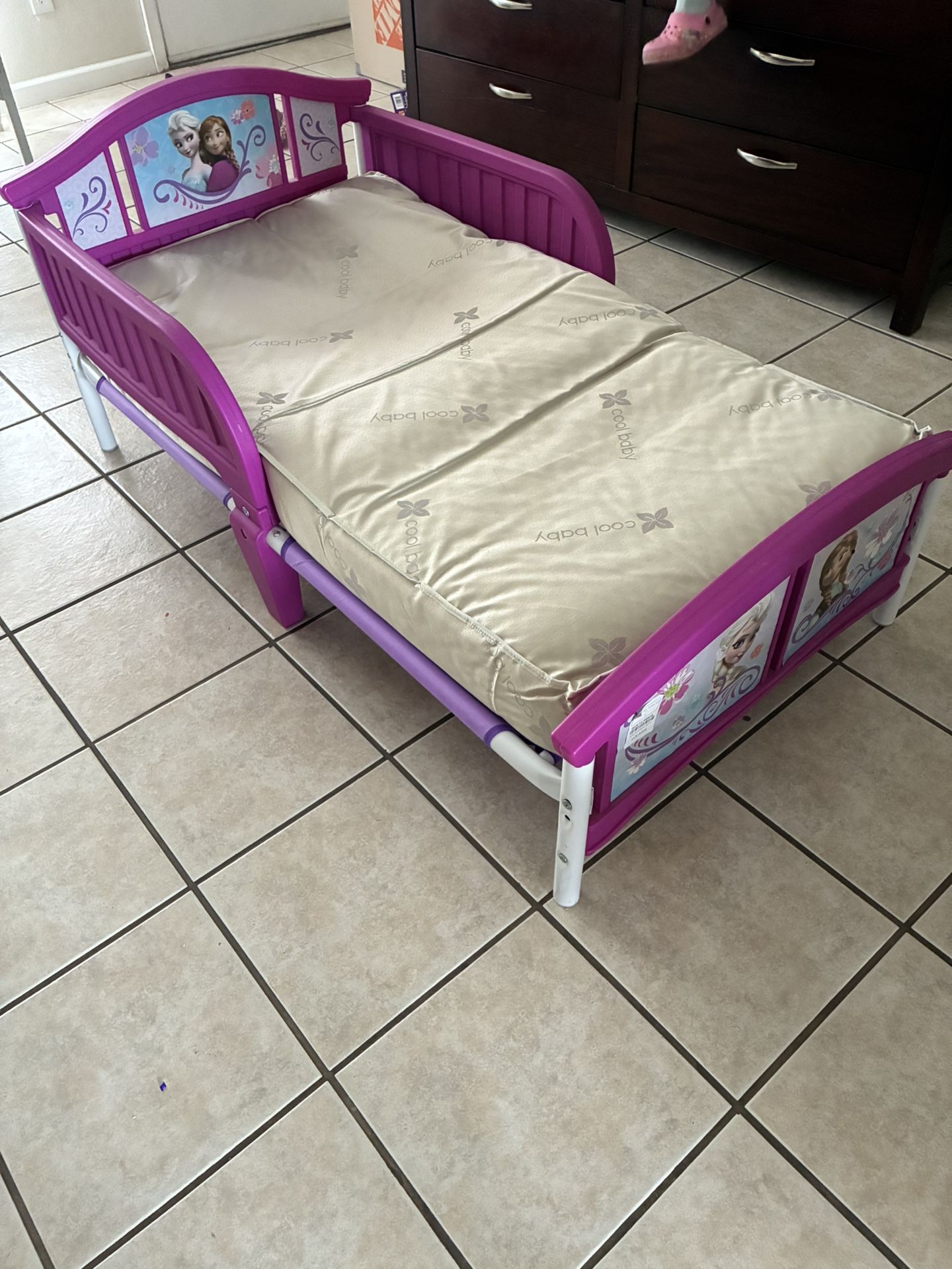 Frozen Girls Bed